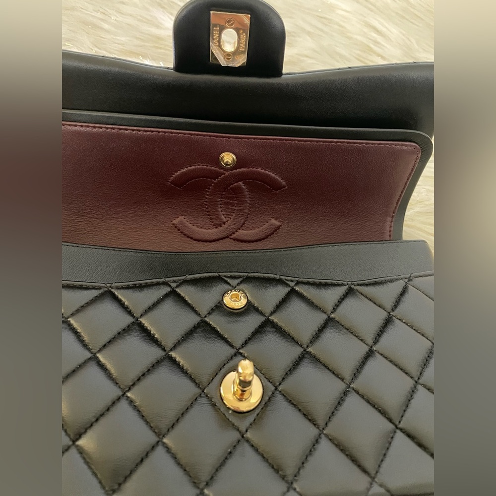 Chanel Classic Medium double flap bag - Picture 5 of 8